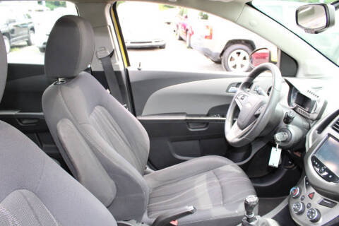 2016 Chevrolet Sonic LT Manual