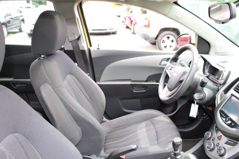 2016 Chevrolet Sonic LT Manual