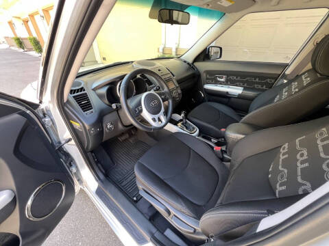 2012 Kia Soul +