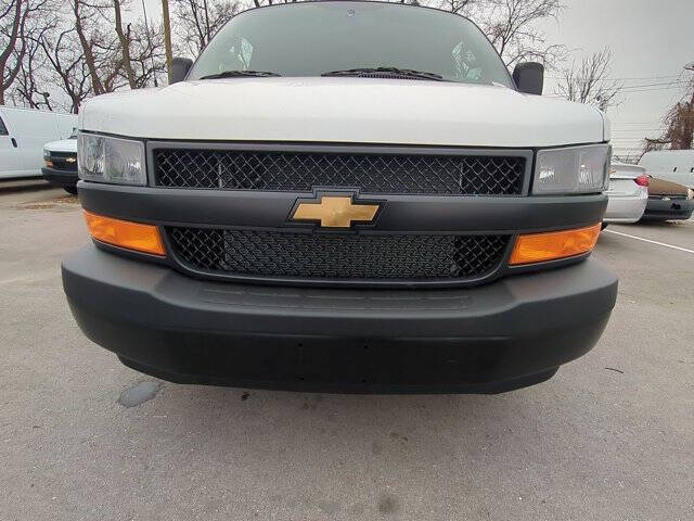 2025 Chevrolet Express 2500