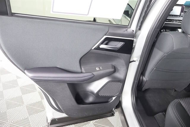 2024 Mitsubishi Outlander ES