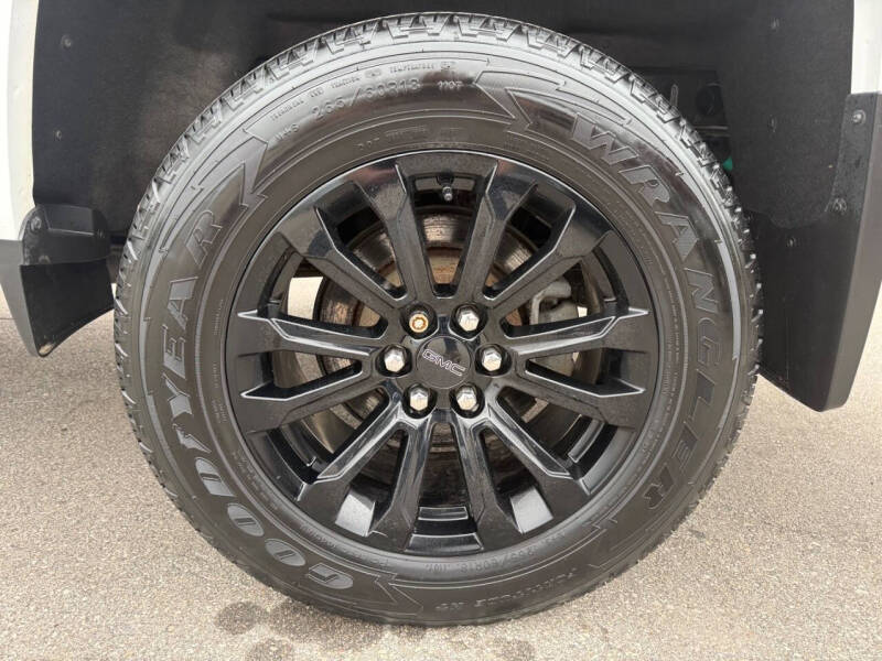 2022 GMC Canyon Elevation Standard