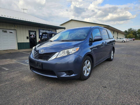2013 Toyota Sienna LE 8-Passenger