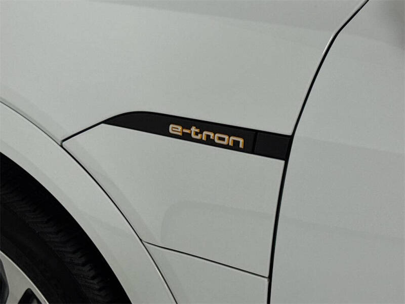 2019 Audi e-tron quattro Prestige