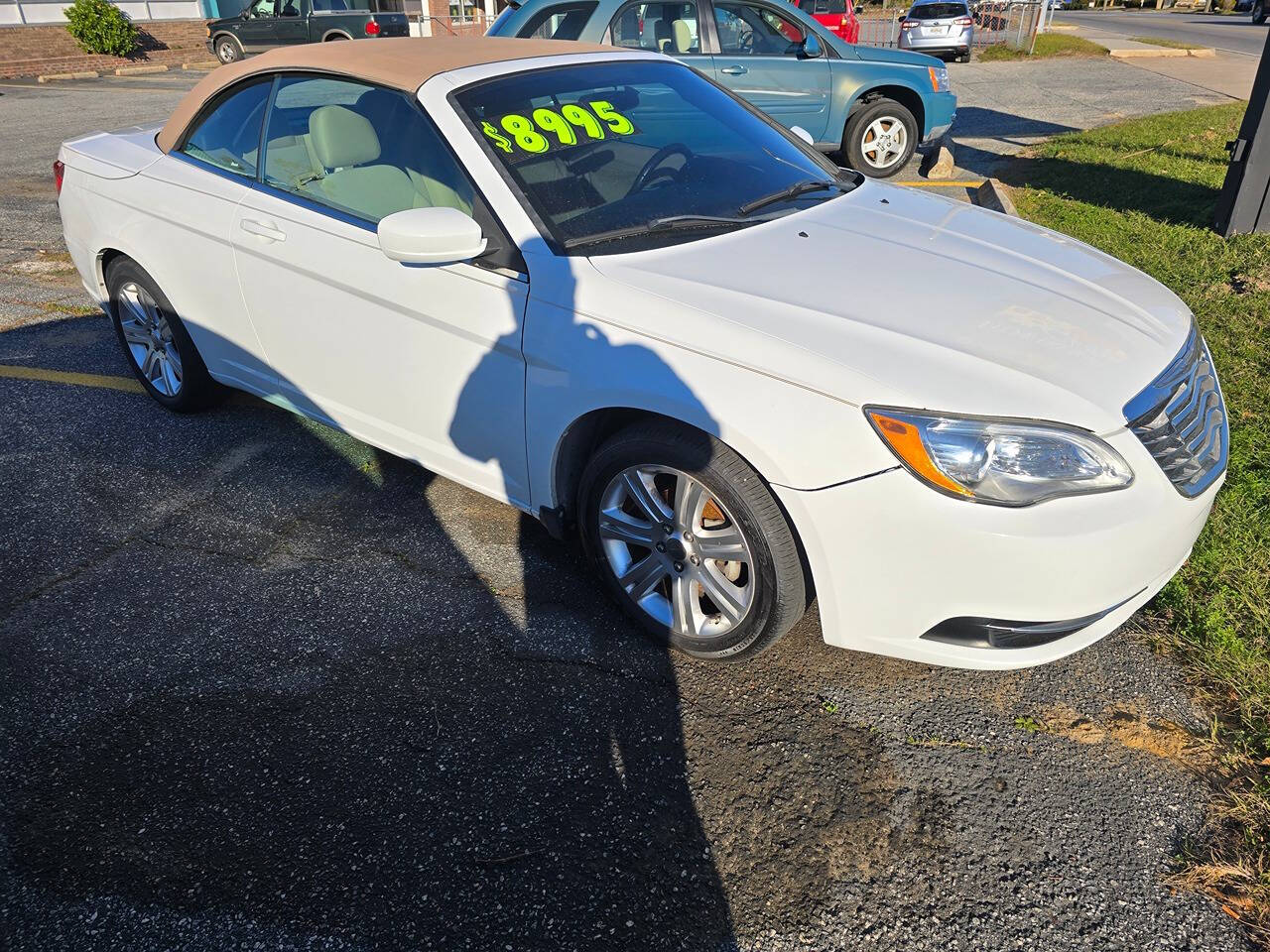 2013 Chrysler 200 for sale at Knight Motor Company in Valdosta, GA