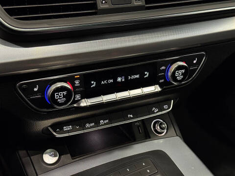 2020 Audi Q5 quattro Titanium Premium 45 TFSI