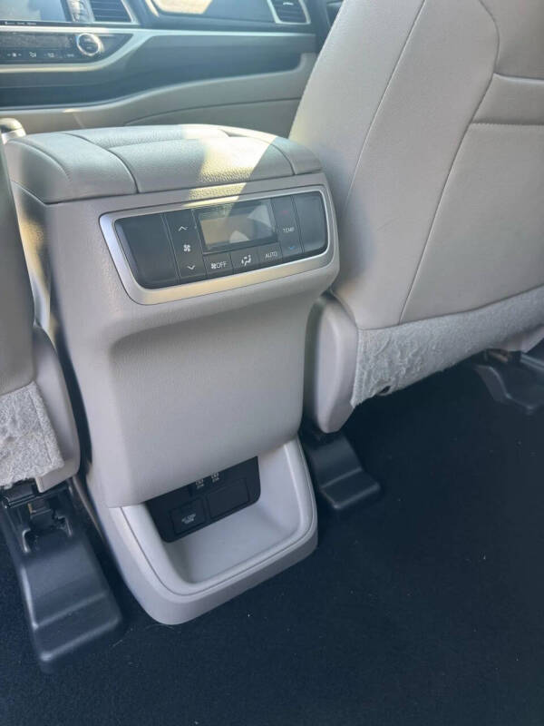 2017 Toyota Highlander