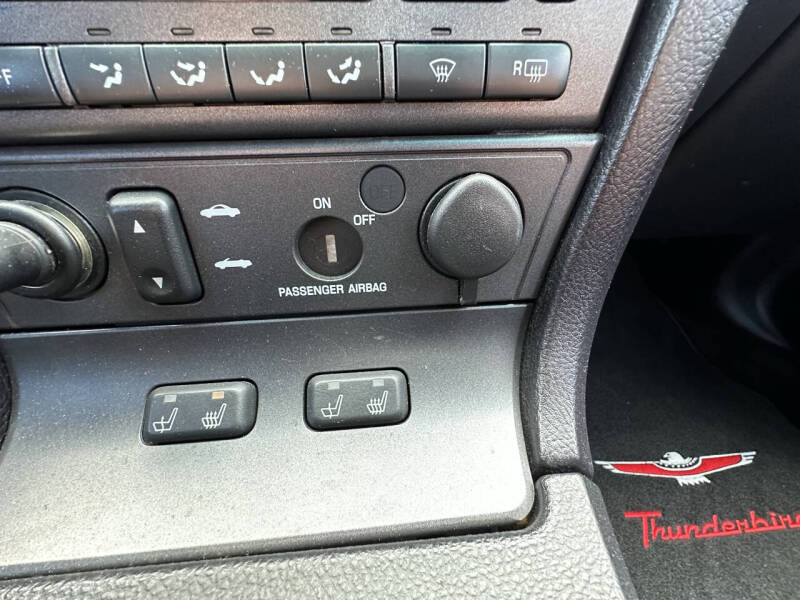 2004 Ford Thunderbird Deluxe