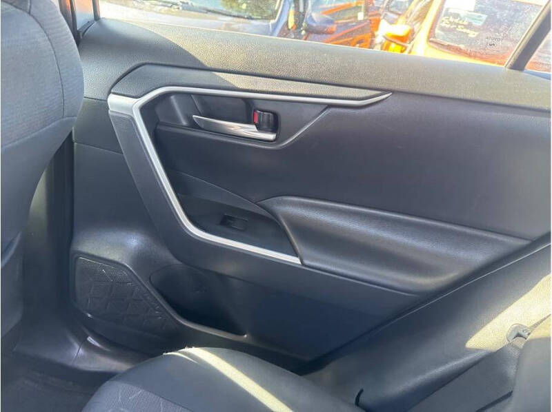 2019 Toyota RAV4 Hybrid XLE