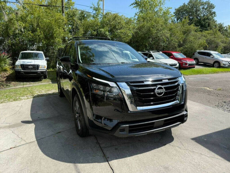 2024 Nissan Pathfinder SV