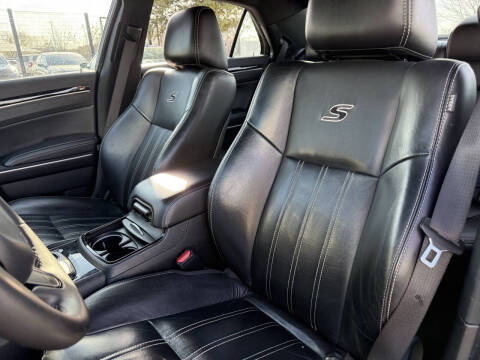 2023 Chrysler 300 S V6