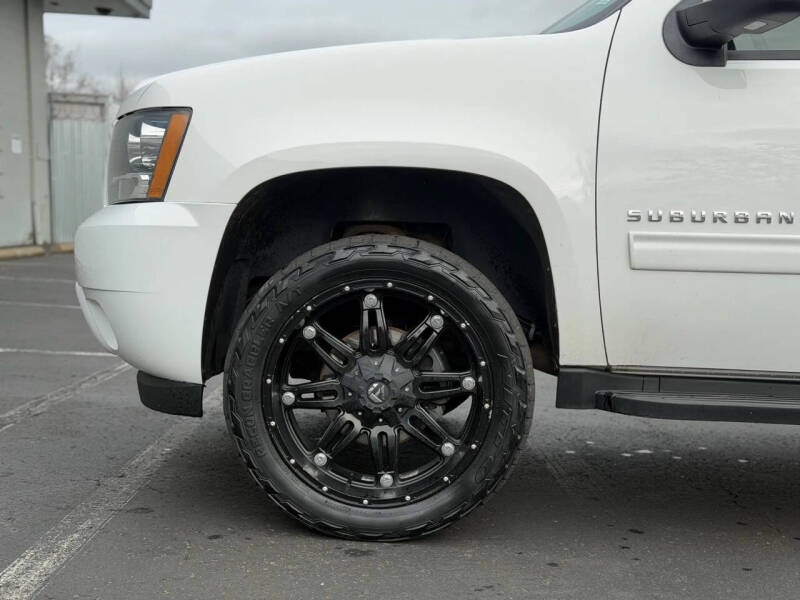 2013 Chevrolet Suburban LS