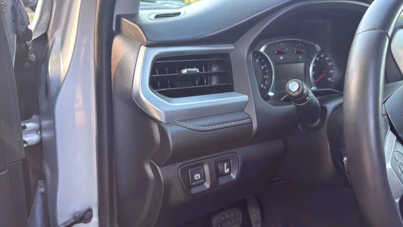 2017 GMC Acadia SLT-1