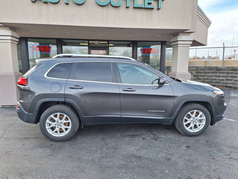 2015 Jeep Cherokee for sale at Village Auto Outlet in Milan IL