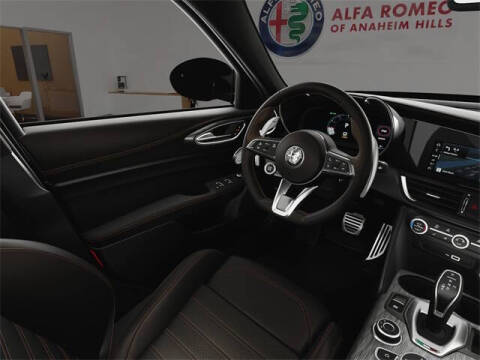 2025 Alfa Romeo Giulia Intensa