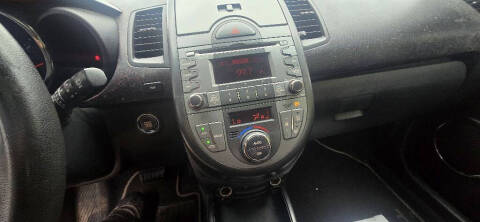 2011 Kia Soul +