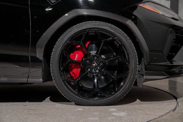 2023 Lamborghini Urus Performante