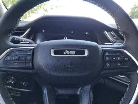 2023 Jeep Grand Cherokee Laredo