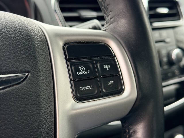 2012 Chrysler 200 Touring