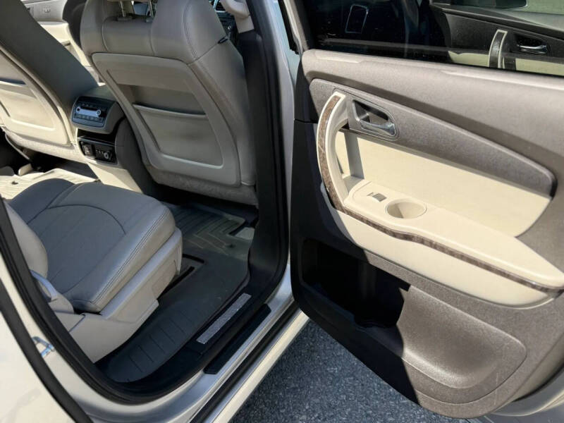 2011 GMC Acadia Denali