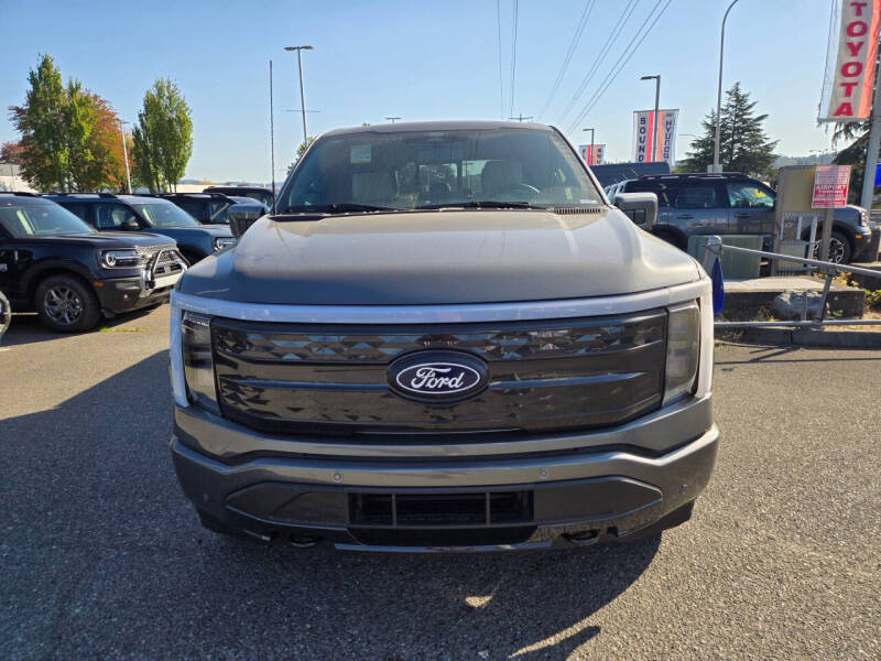 2025 Ford F-150 Lightning Platinum