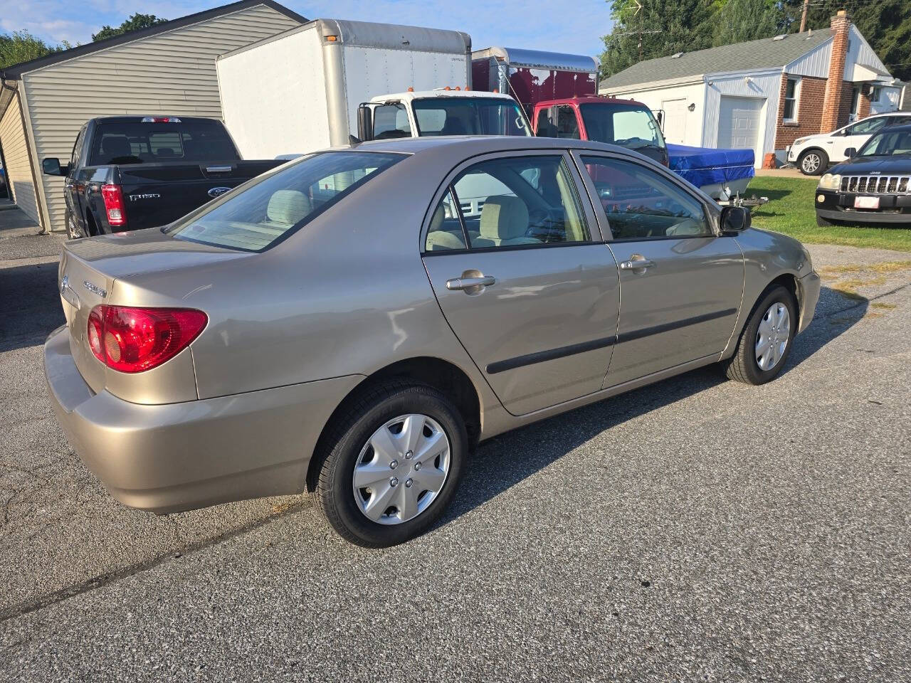 2007 Toyota Corolla for sale at QUEENSGATE AUTO SALES in York, PA