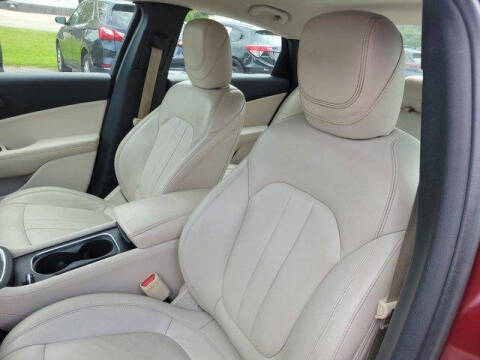 2017 Chrysler 200 Limited Platinum