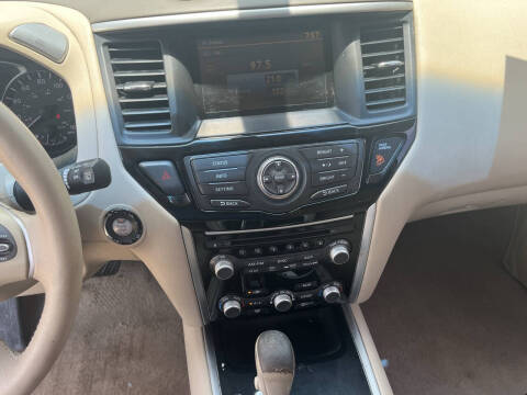 2013 Nissan Pathfinder SV