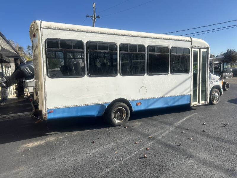 2006 Ford E-Series E-450 SD