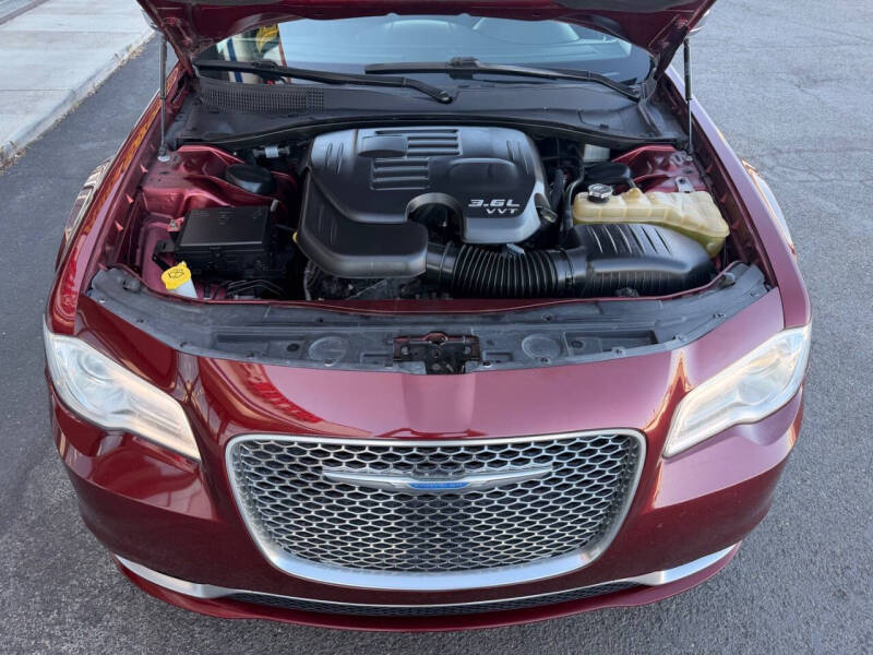 2018 Chrysler 300 Touring