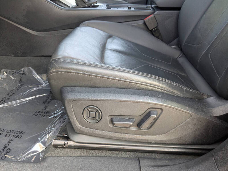 2020 Audi Q3 quattro Premium 45 TFSI