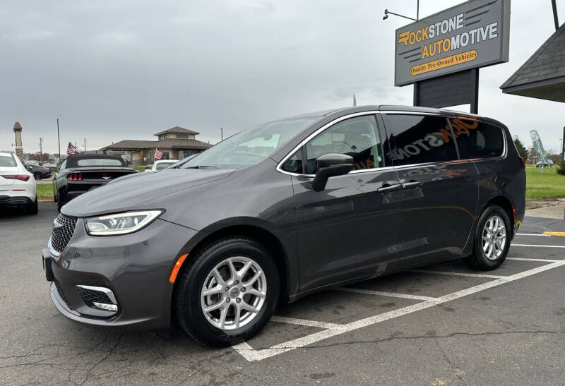 2023 Chrysler Pacifica Touring L