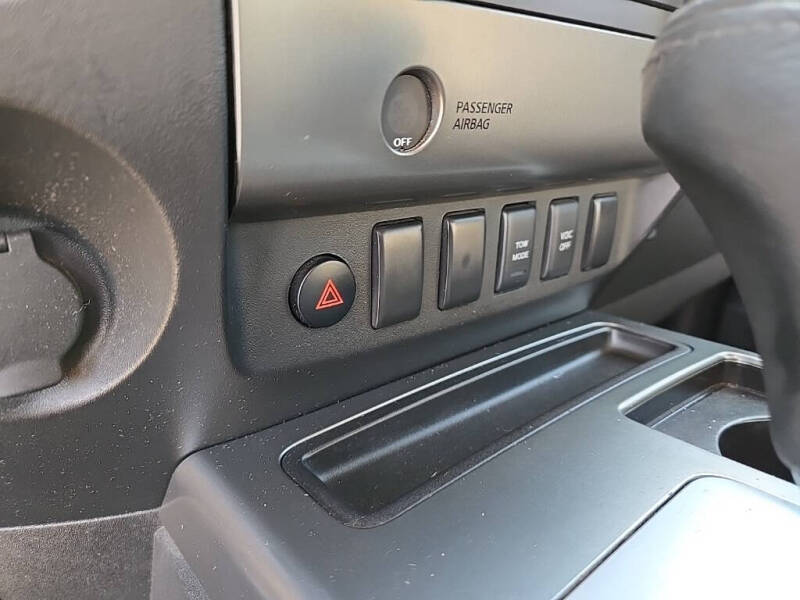 2011 Nissan Titan SV