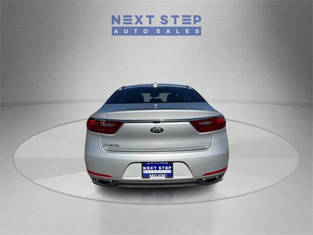 2017 Kia Cadenza Premium