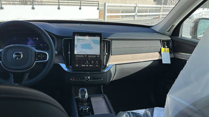 2026 Volvo XC90 B5 Core