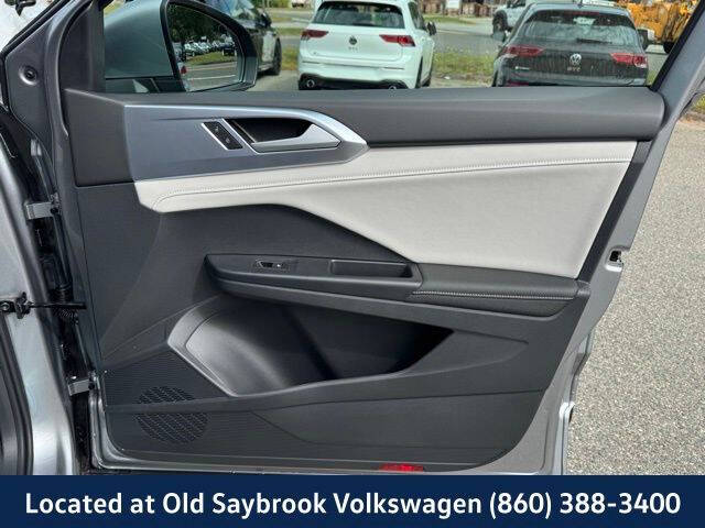 2025 Volkswagen Taos SE 4Motion