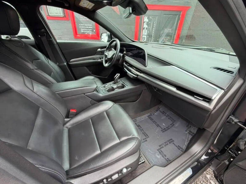 2024 Cadillac XT4 Premium Luxury