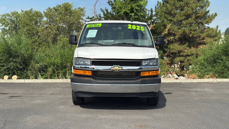 2025 Chevrolet Express 2500