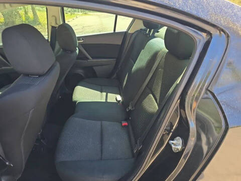 2013 Mazda MAZDA3 i SV