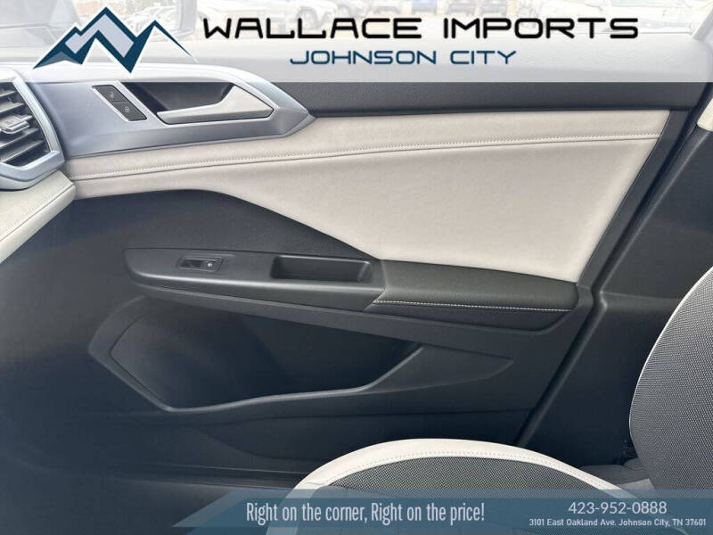 2026 Volkswagen Taos SE 4Motion