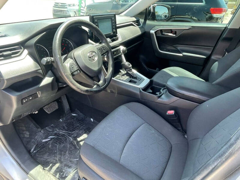2020 Toyota RAV4 XLE