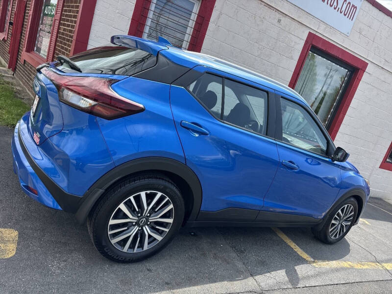 2022 Nissan Kicks SV