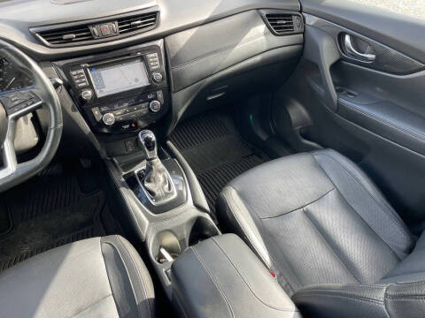 2017 Nissan Rogue SV