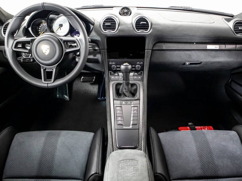 2024 Porsche 718 Cayman GT4 RS