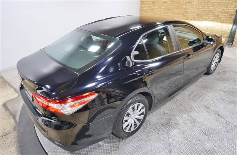 2018 Toyota Camry Hybrid LE
