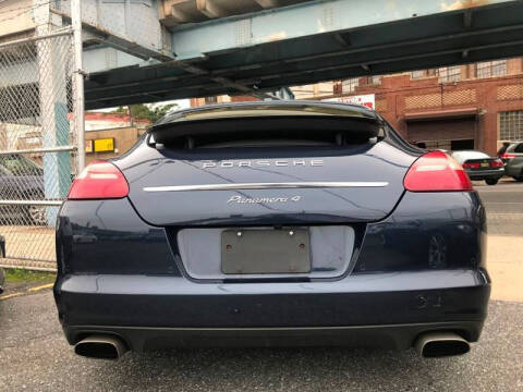 2011 Porsche Panamera 4