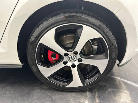 2017 Volkswagen Golf GTI SE