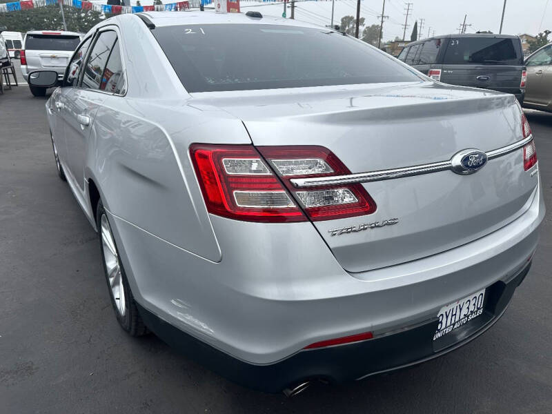 2015 Ford Taurus SE
