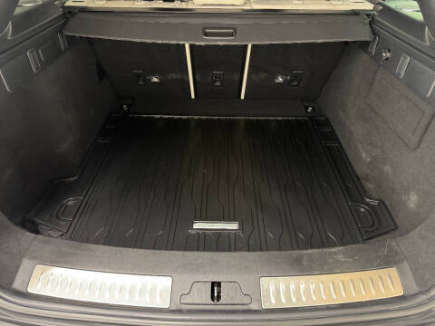 2019 Land Rover Range Rover Velar P250 R-Dynamic SE