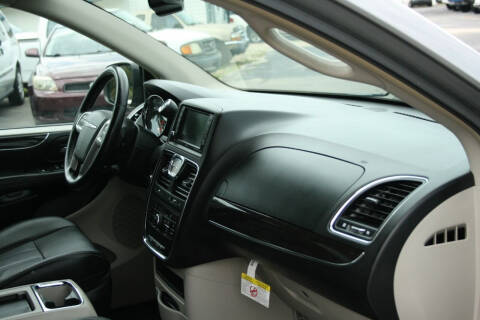 2014 Chrysler Town and Country Touring